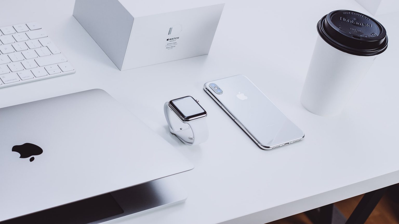 Co to jest iOS? Najważniejsze informacje o systemie operacyjnym Apple